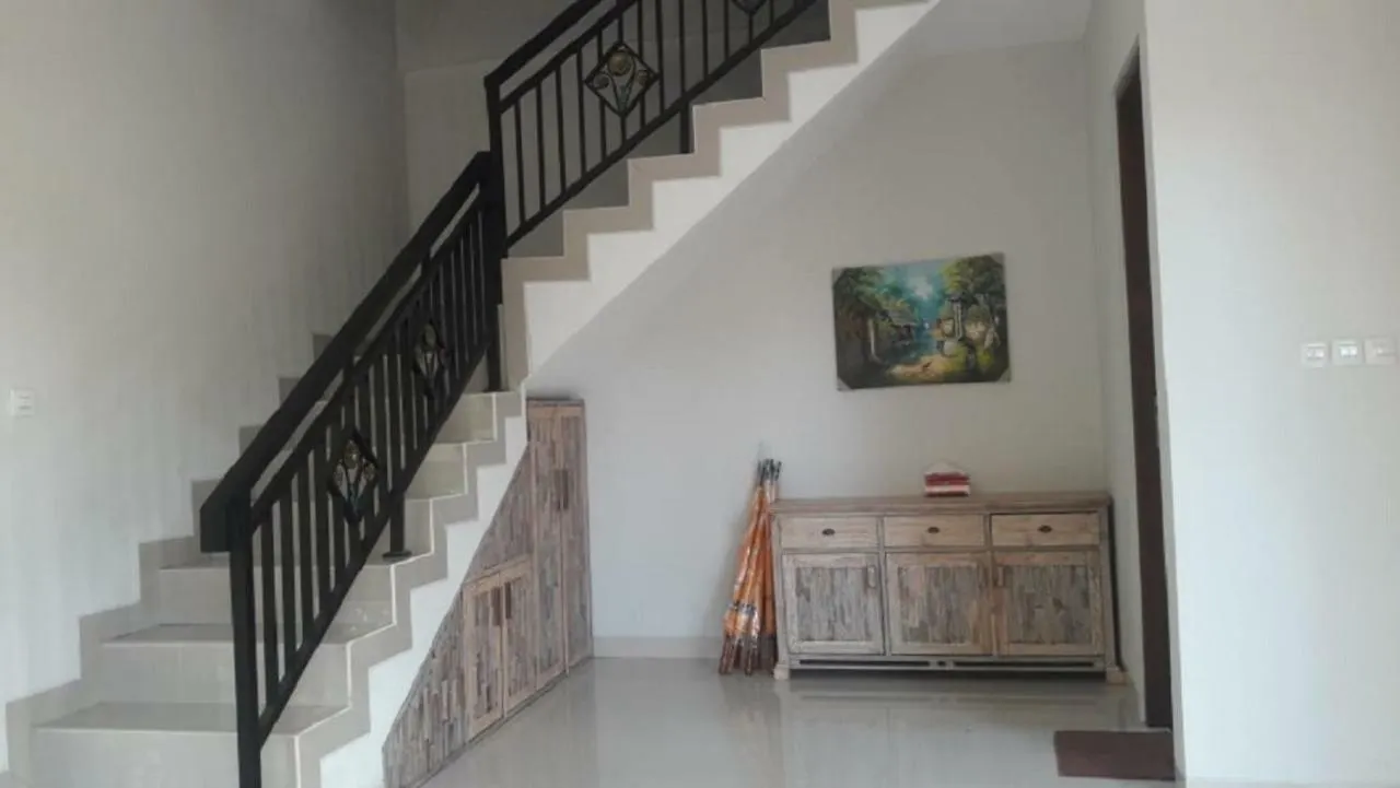 Villa Uma Dangin Mas  Guest house